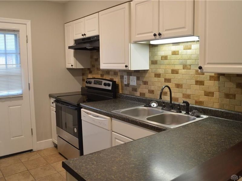 8494 Woodgrove Drive, Washington Township, OH 45458 Photo 4