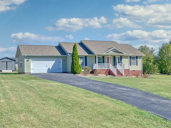 4544 Ewing Dr, Baxter, TN 38544