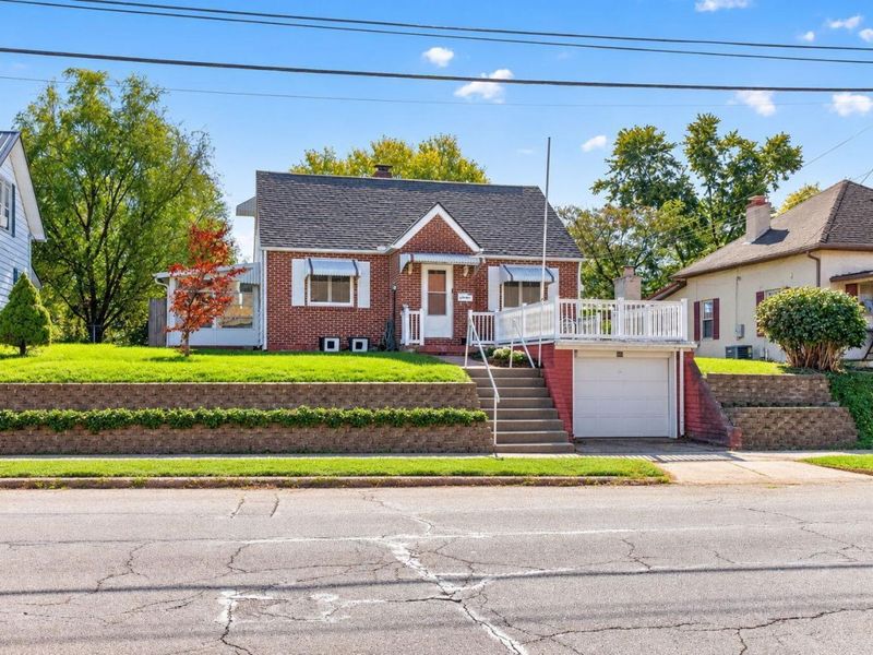 419 E Ohio Street , Circleville, OH 43113 Photo 3