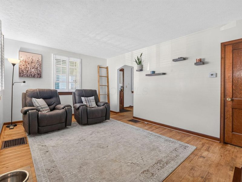 419 E Ohio Street , Circleville, OH 43113 Photo 6