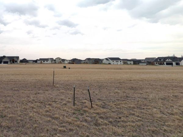 1113 Meadowland Court NW, Bondurant, IA 50035