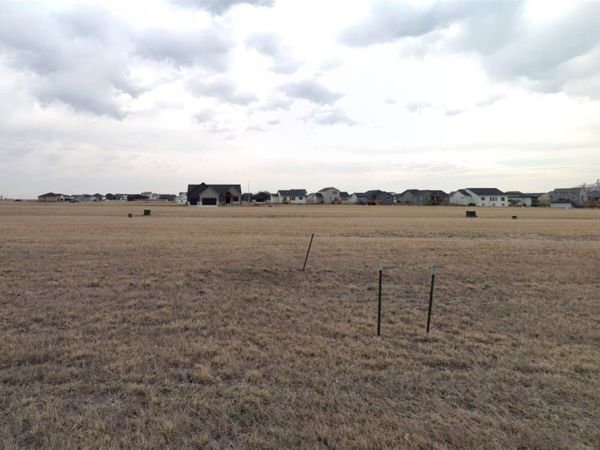 1201 Meadowland Court NW, Bondurant, IA 50035