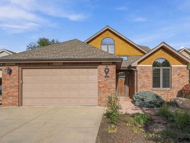 6412 Chesterfield Court, Lincoln, NE 68510
