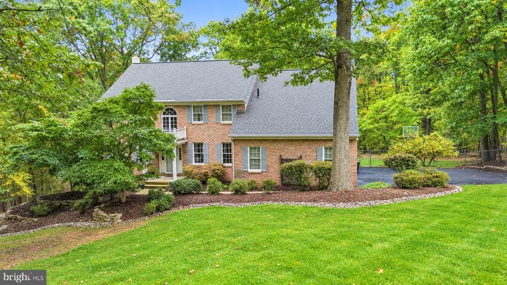 30 FAWN DRIVE , SHILLINGTON, PA 19607