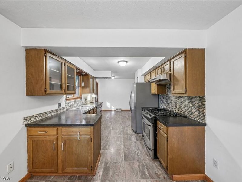 1409 W 40th Street, Lorain, OH 44053 Photo 10
