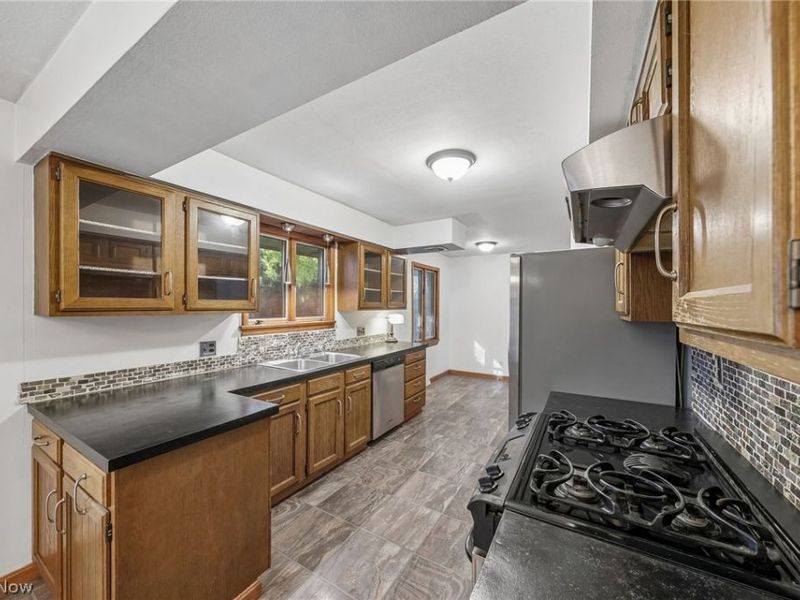 1409 W 40th Street, Lorain, OH 44053 Photo 11