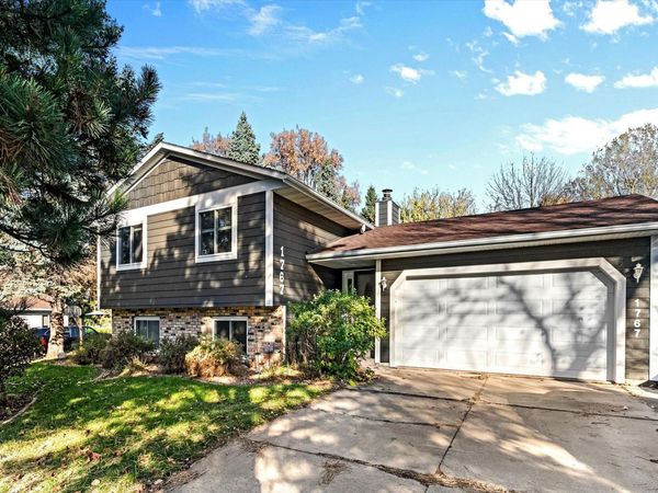 1767 Hilo Avenue N, Oakdale, MN 55128