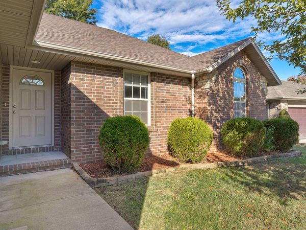 629 S Canton Avenue , Springfield, MO 65802
