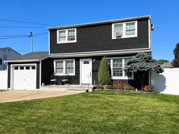267 N Michigan Avenue , Massapequa, NY 11758