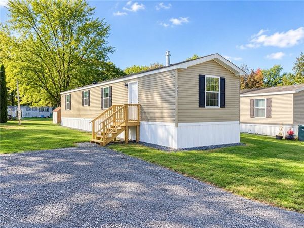 133 Center Street, Farmington, NY 14425