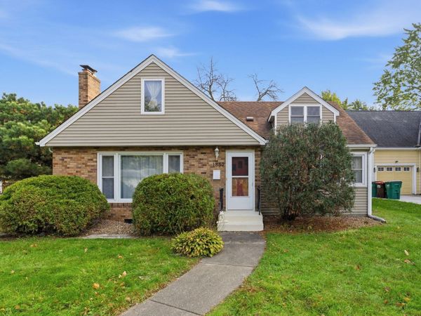 1852 Holton Street, Falcon Heights, MN 55113