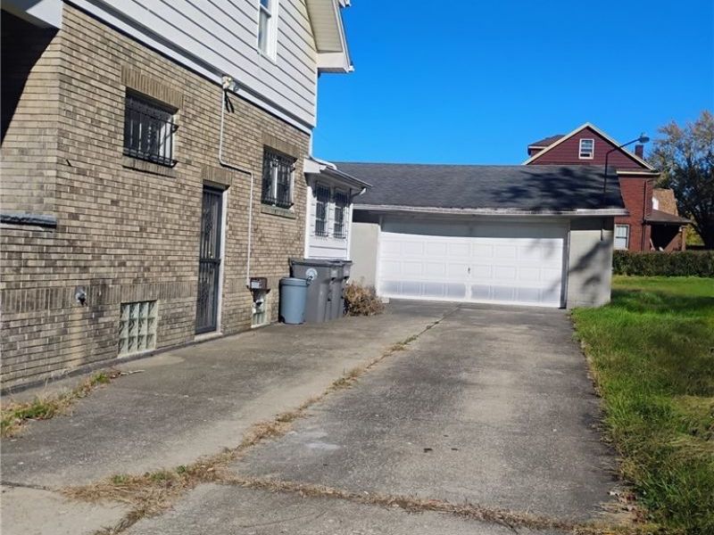 2102 Stewart Avenue, Youngstown, OH 44505 Photo 2