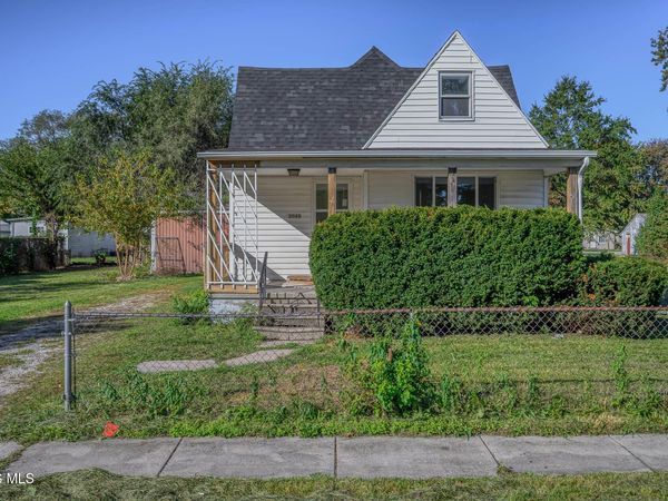 2045 La France Street , Oregon, OH 43616