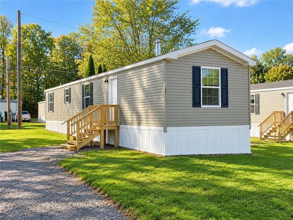 135 Center Street, Farmington, NY 14425