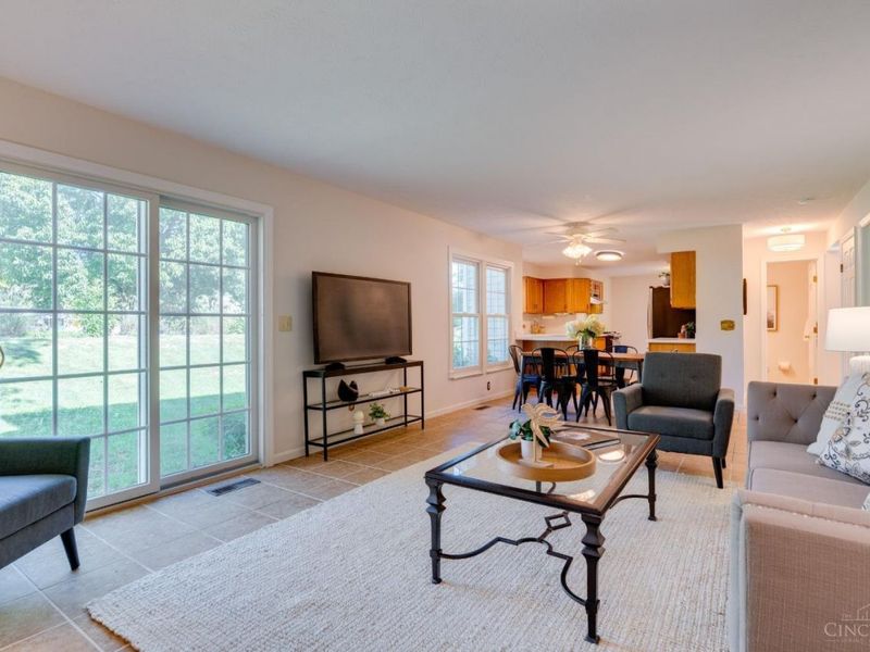 10040 Fox Chase Drive, Loveland, OH 45140 Photo 11