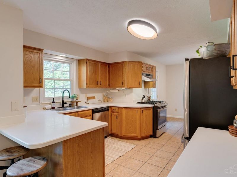 10040 Fox Chase Drive, Loveland, OH 45140 Photo 14
