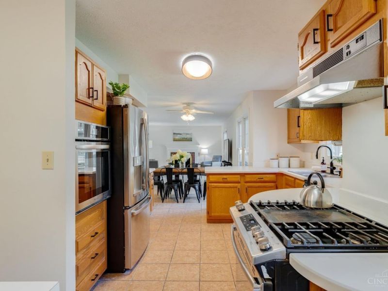 10040 Fox Chase Drive, Loveland, OH 45140 Photo 16
