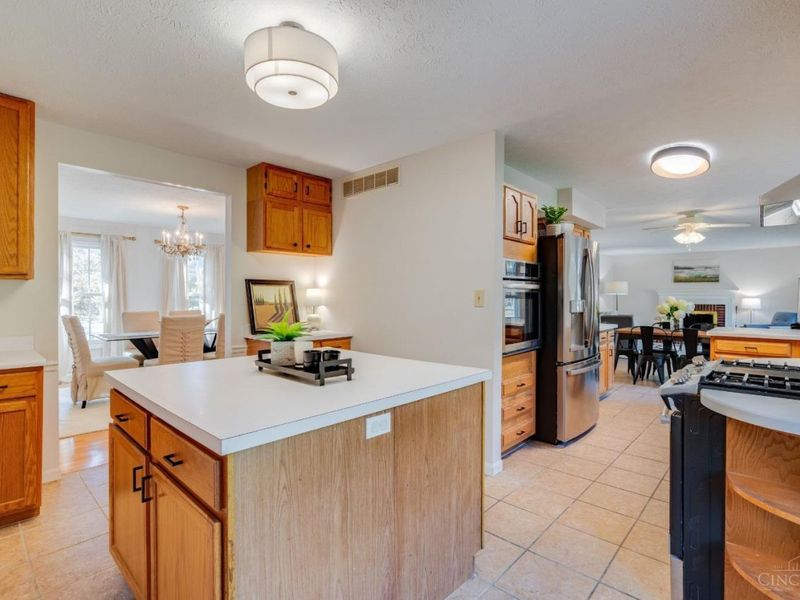 10040 Fox Chase Drive, Loveland, OH 45140 Photo 19