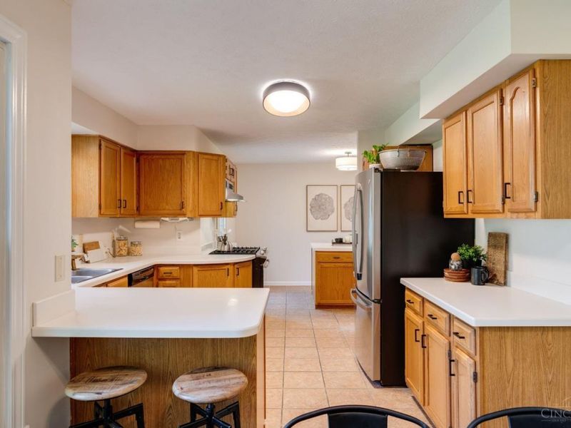 10040 Fox Chase Drive, Loveland, OH 45140 Photo 4
