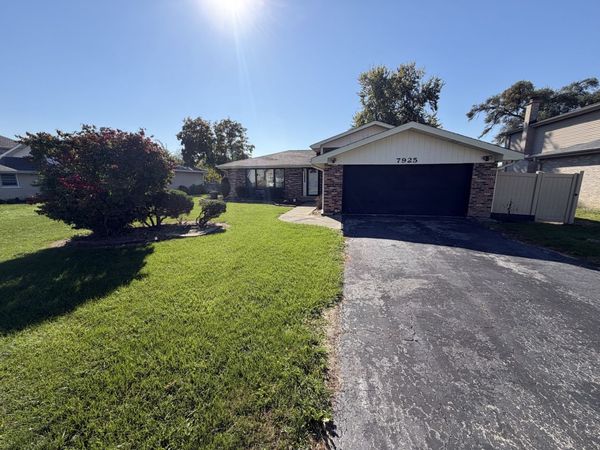 7925 W 101st Street , Palos Hills, IL 60465