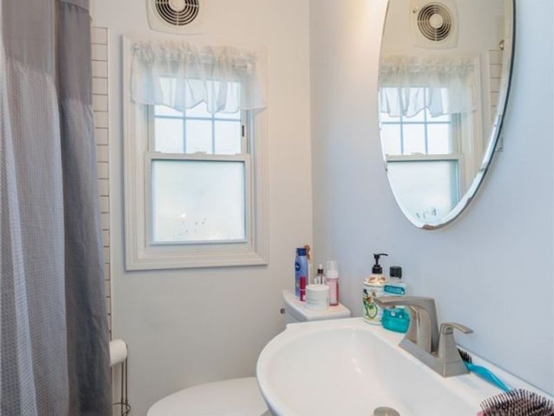 2449 E 38th Street, Lorain, OH 44055 Photo 18