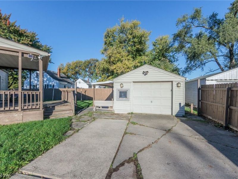 2449 E 38th Street, Lorain, OH 44055 Photo 41