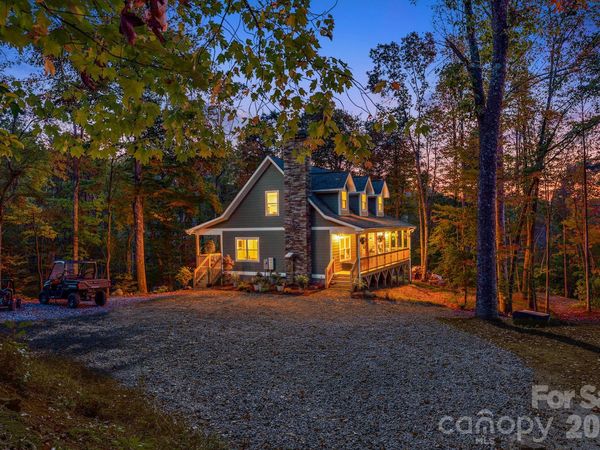 203 Sawyer Lane, Horse Shoe, NC 28768