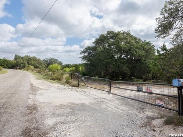 3008 ROLLING HILLS RD RD, Blanco, TX 78606