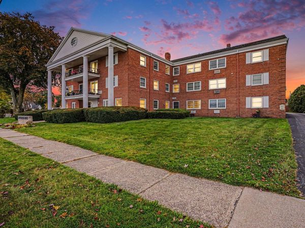 1249 Lakeshore Drive, Unit 328, Muskegon, MI 49441