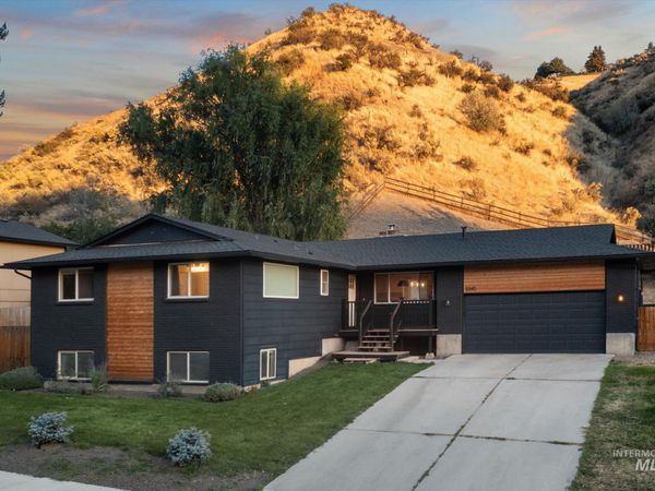 5840 N Collister Dr, Boise, ID 83703