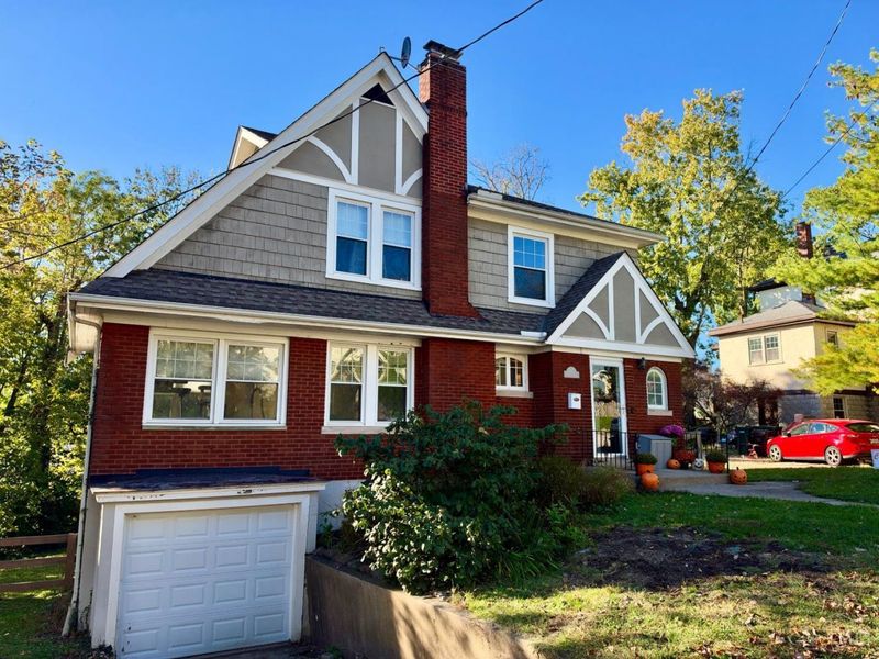 5771 Glengate Lane, Cincinnati, OH 45212 Photo 2