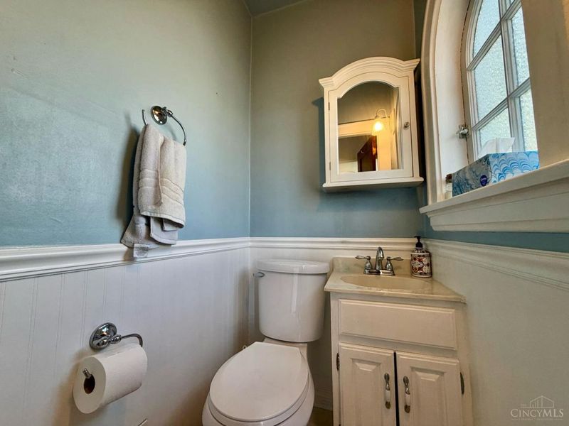 5771 Glengate Lane, Cincinnati, OH 45212 Photo 22