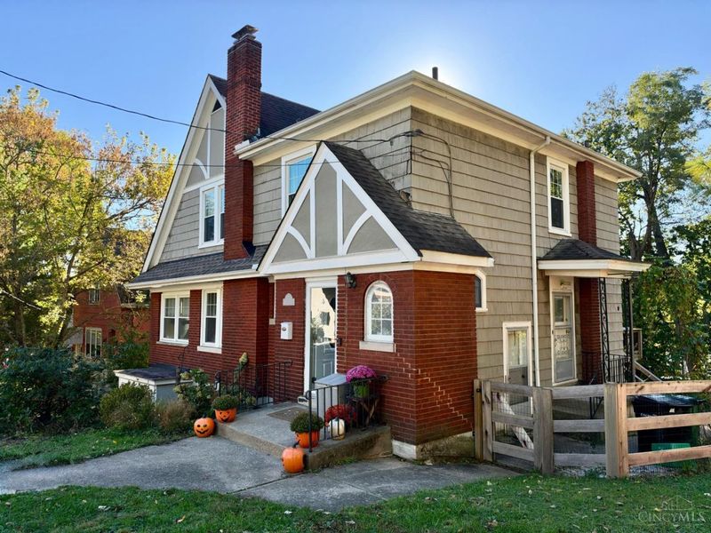 5771 Glengate Lane, Cincinnati, OH 45212 Photo 3