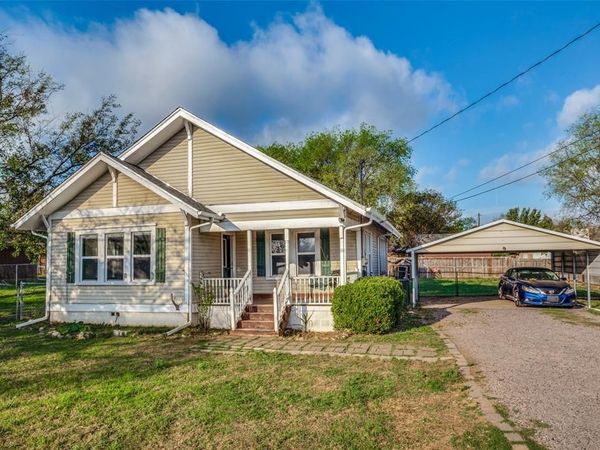 537 N 1st Street, Krum, TX 76249