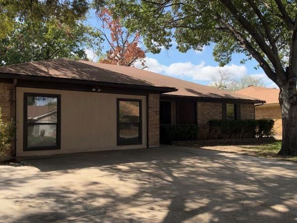 749 James Circle, Burleson, TX 76028