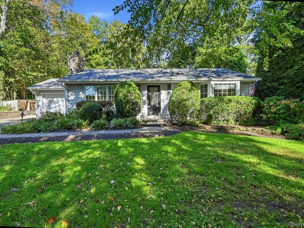 130 Dogwood Road , Northport, NY 11768