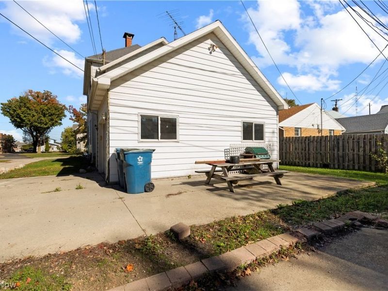 618 E Second Street, Port Clinton, OH 43452 Photo 41