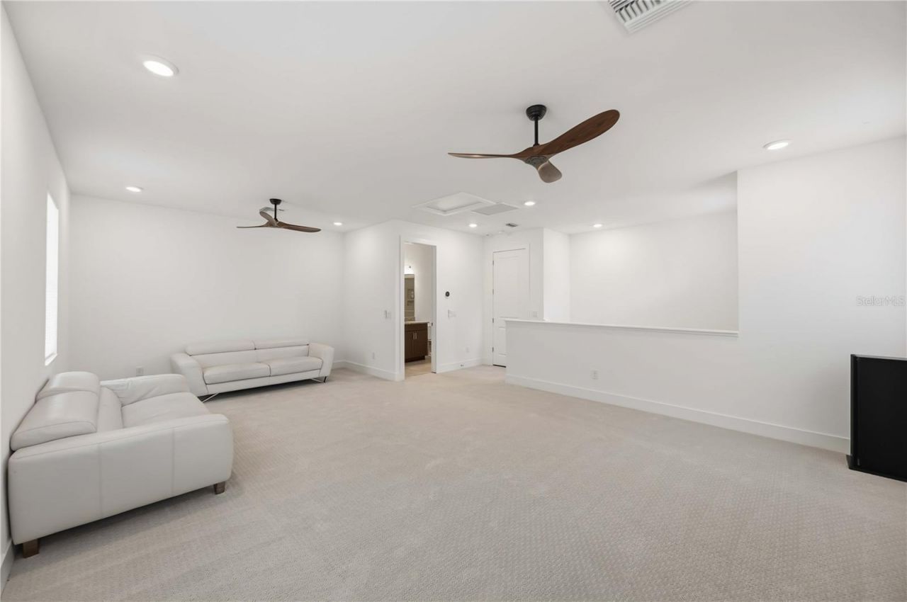 8110 Redonda Loop , Bradenton, FL 34202 Photo