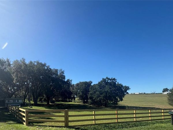 2930 GRIFFIN AVENUE , LADY LAKE, FL 32159