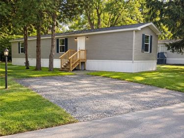 8 College View Drive, Batavia, NY 14020