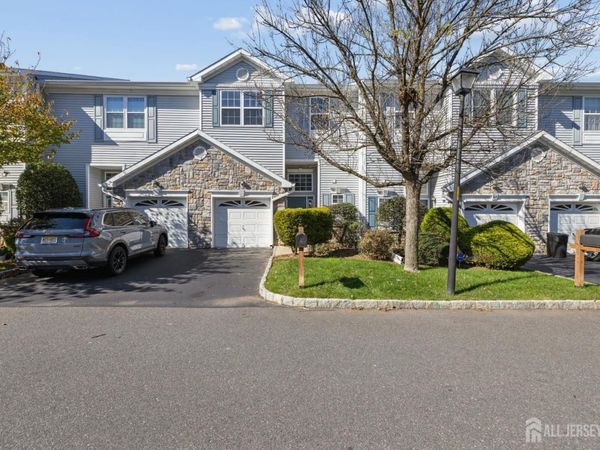 29 Harbor Bay Circle, South Amboy, NJ 08879