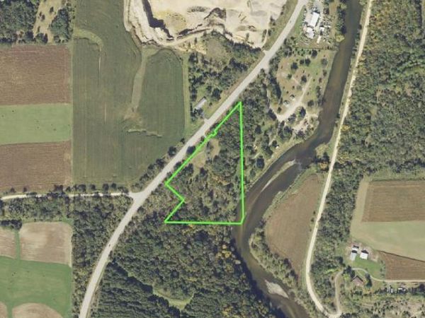 61684 Highway 63 , Zumbro Falls, MN 55991