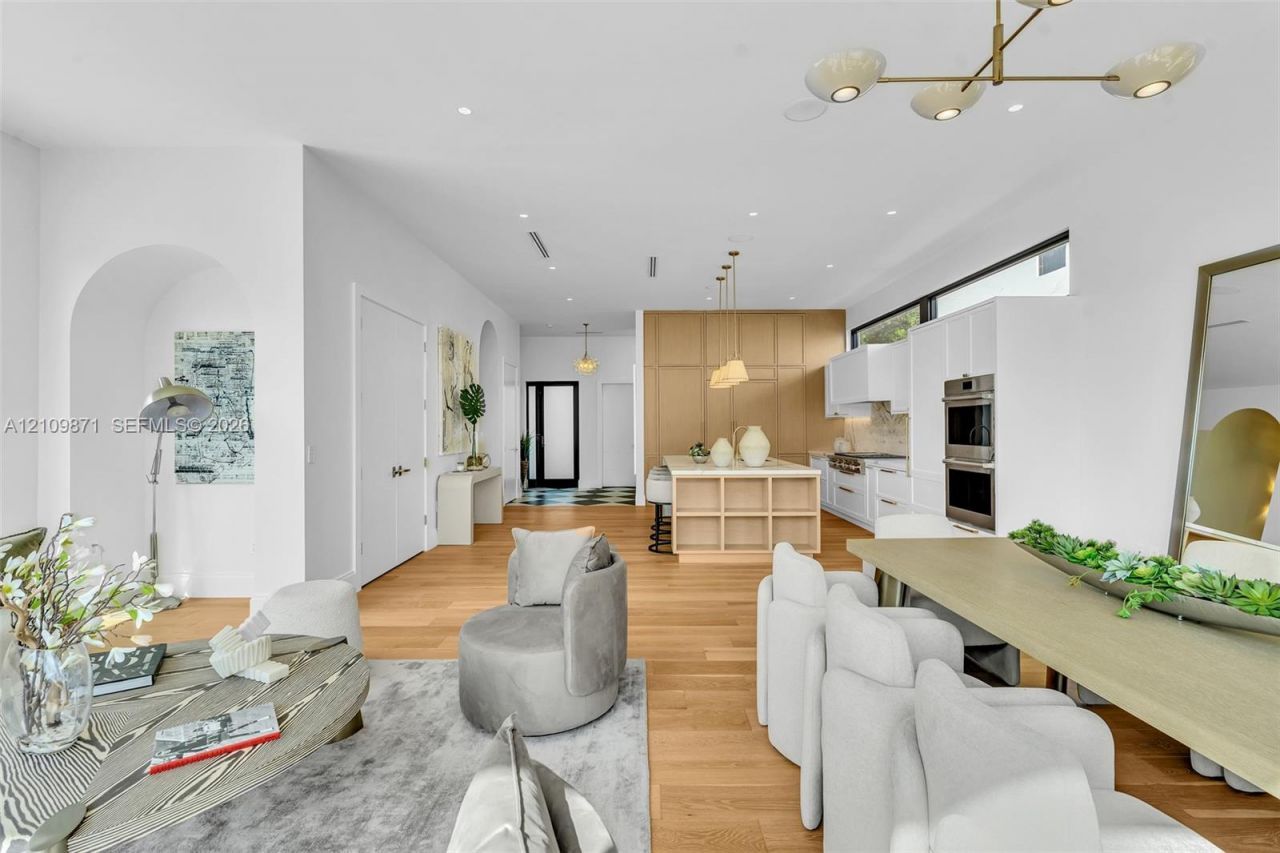 13045 Coronado Ter , North Miami, FL 33181 Photo