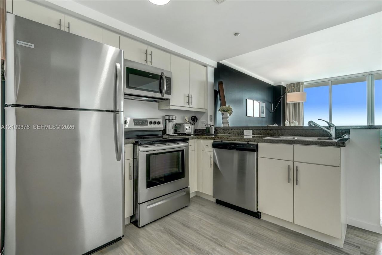 2889 Mcfarlane Rd , Unit 1112, Miami, FL 33133 Photo