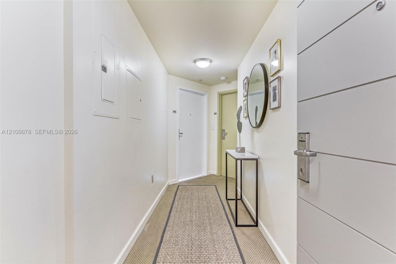 2889 Mcfarlane Rd , Unit 1112, Miami, FL 33133 Photo