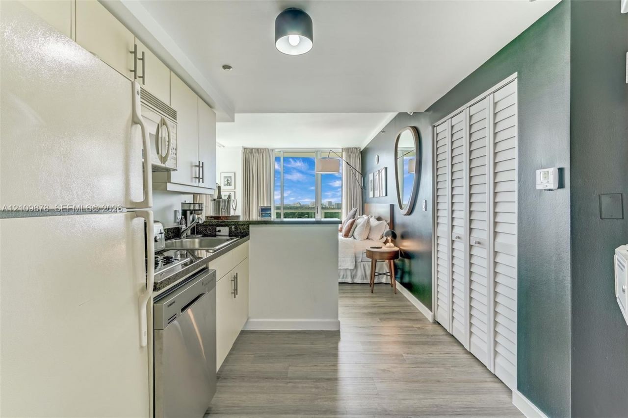 2889 Mcfarlane Rd , Unit 1112, Miami, FL 33133 Photo