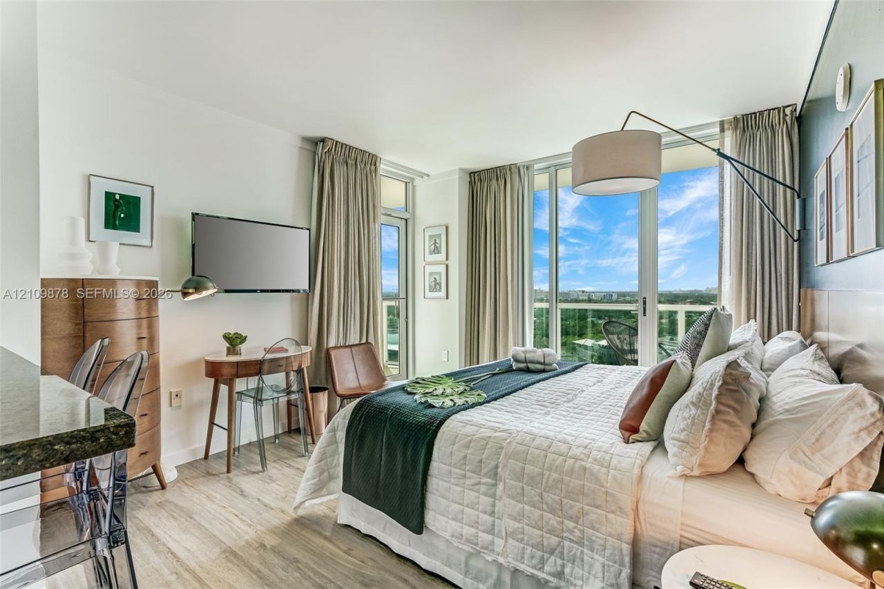 2889 Mcfarlane Rd , Unit 1112, Miami, FL 33133 Photo