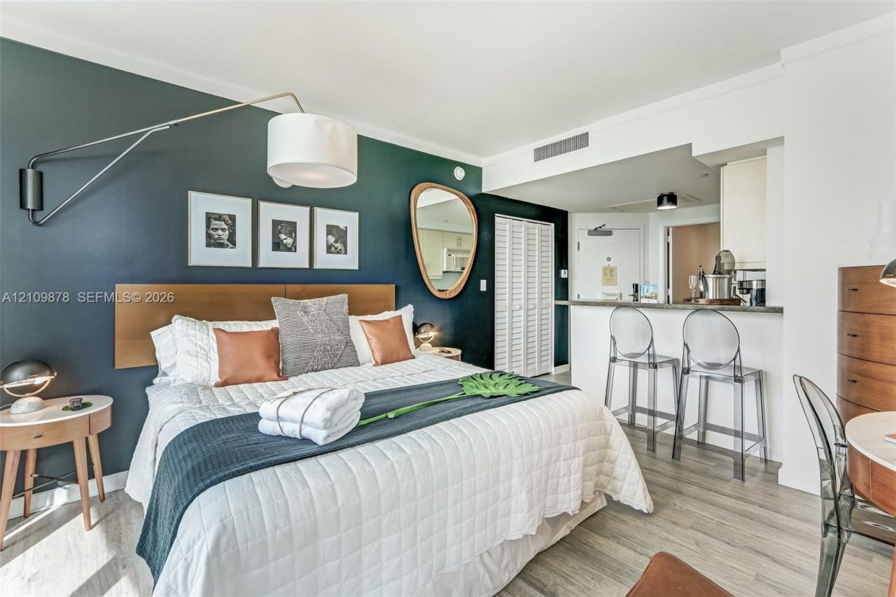 2889 Mcfarlane Rd , Unit 1112, Miami, FL 33133 Photo