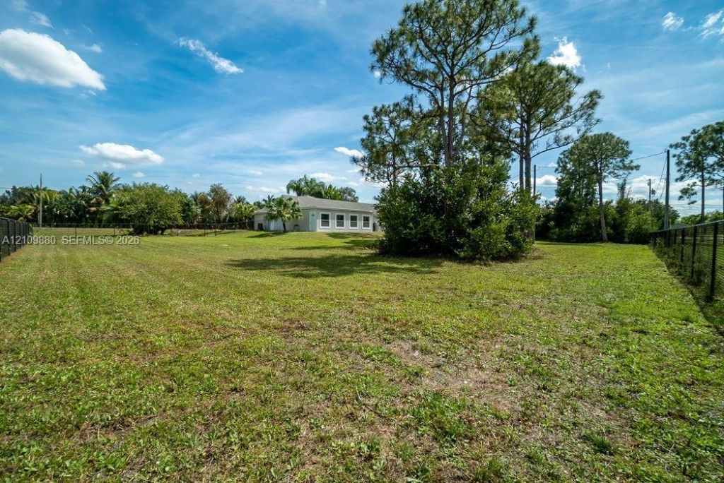 8231 Coconut Blvd , West Palm Beach, FL 33412 Photo