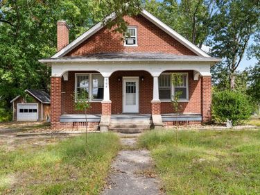 704 Lynchburg Avenue, Brookneal, VA 24528